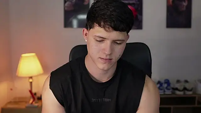 Hazzan Velez online show from October 10, 2025, 12:00 am