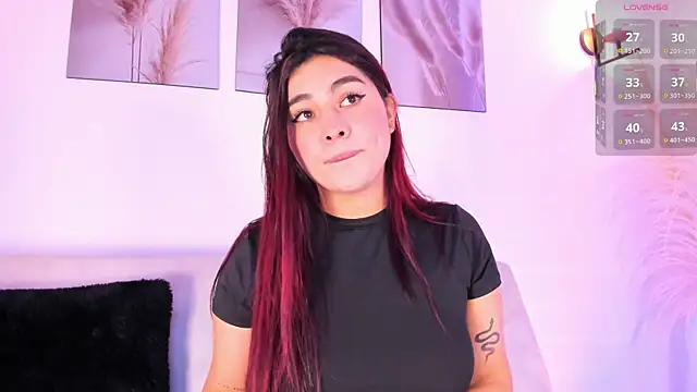 Danna adams01 online show from December 18, 2025, 3:27 pm