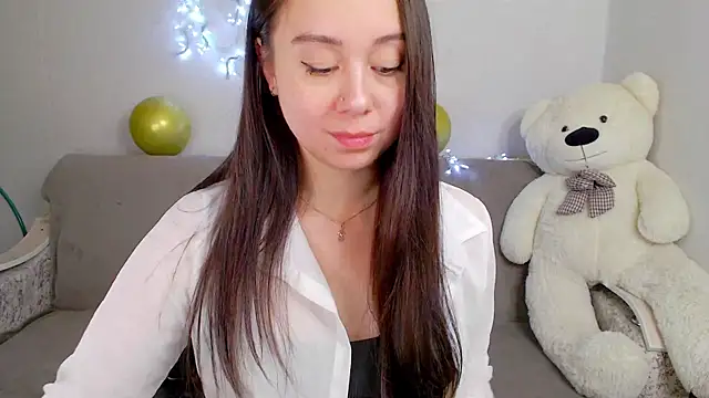 AlinaWett online show from September 23, 2025, 9:33 pm