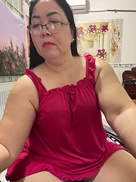 Snapshot of NDith chatting on May 1, 2026, 9:42 pm NDith online show from May 1, 2026, 9:42 pm