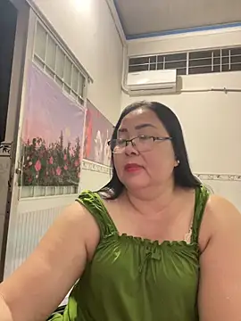 Snapshot of NDith chatting on February 13, 2026, 1:44 pm NDith online show from February 13, 2026, 1:44 pm