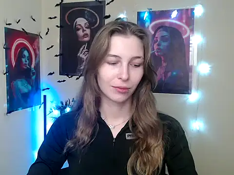 StrangerGi online show from December 17, 2025, 7:13 am