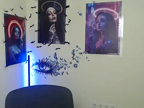 StrangerGi online show from December 15, 2025, 1:39 pm