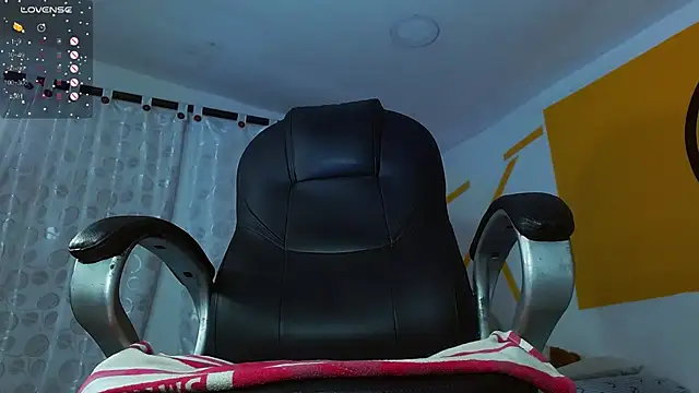 Snapshot of Matthew_Boy_ chatting on February 14, 2025, 12:14 pm Matthew Boy online show from February 14, 2025, 12:14 pm