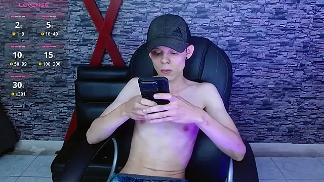 Snapshot of Matthew_Boy_ chatting on March 10, 2025, 8:56 pm Matthew Boy online show from March 10, 2025, 8:56 pm