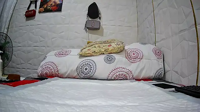 Snapshot of Mendoza_Amaranata chatting on October 2, 2025, 4:16 am Mendoza Amaranata online show from October 2, 2025, 4:16 am