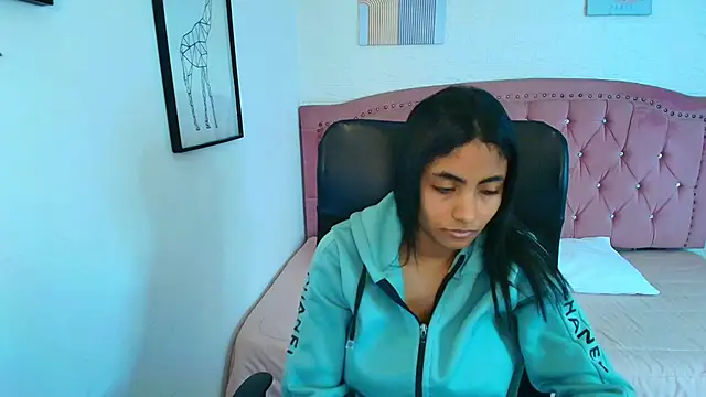 shaneelle online show from December 15, 2025, 3:12 am