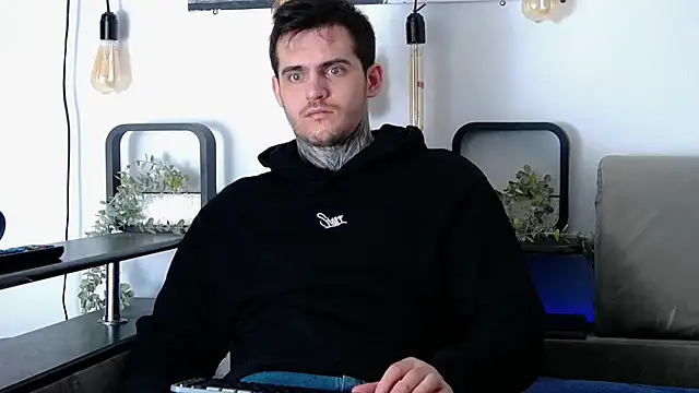 CarterCole online show from March 14, 2025, 7:48 am