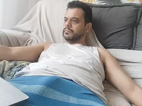 HornyBeachBoyBR online show from September 19, 2025, 1:15 pm