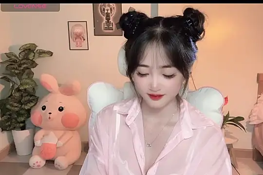 Snapshot of _Aimy_ chatting on October 17, 2025, 5:59 pm Aimy online show from October 17, 2025, 5:59 pm