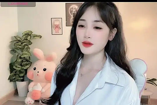 Snapshot of _Aimy_ chatting on October 20, 2025, 6:26 am Aimy online show from October 20, 2025, 6:26 am