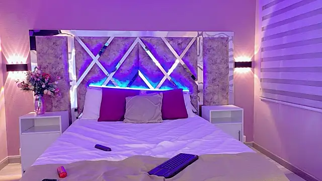 AmmyJones  online show from April 12, 2026, 12:08 pm