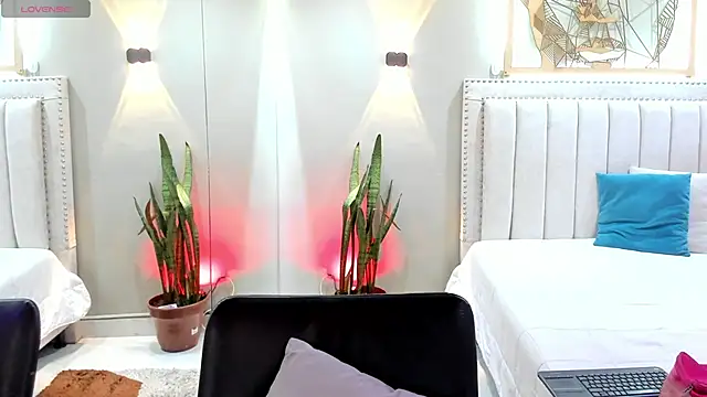 StefyGil  online show from November 8, 2025, 1:36 pm