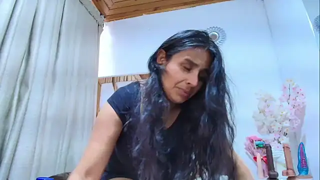 Snapshot of _Marcela__ chatting on November 28, 2025, 12:27 pm Marcela online show from November 28, 2025, 12:27 pm