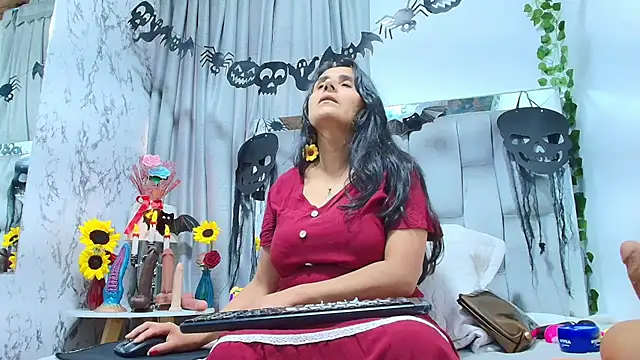 Snapshot of _Marcela__ chatting on October 28, 2025, 12:26 pm Marcela online show from October 28, 2025, 12:26 pm