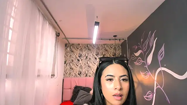 CharlotteeGray  online show from February 4, 2025, 7:33 pm