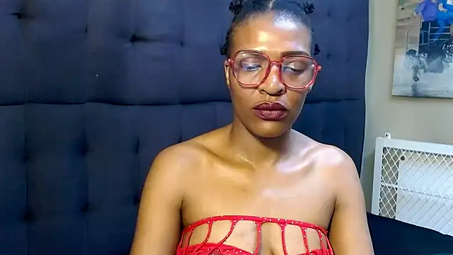 SpicyQueenxxxx online show from December 20, 2025, 1:58 pm