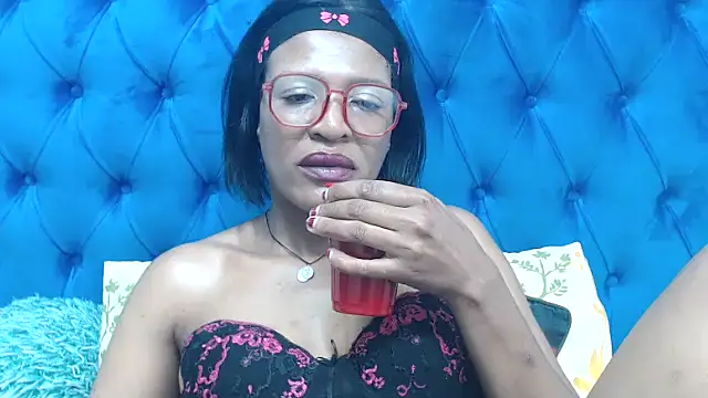 SpicyQueenxxxx online show from March 28, 2026, 4:19 pm