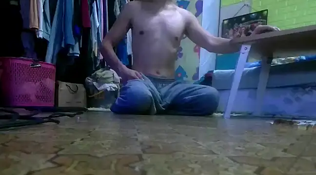 zhan7965 online show from December 3, 2024, 7:06 pm