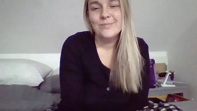 Snapshot of scrummymummy2 chatting on January 18, 2026, 9:51 pm scrummymummy2 online show from January 18, 2026, 9:51 pm