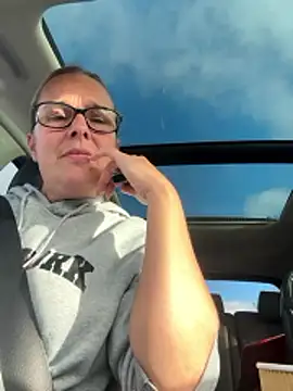 scrummymummy2 online show from November 24, 2025, 10:48 am