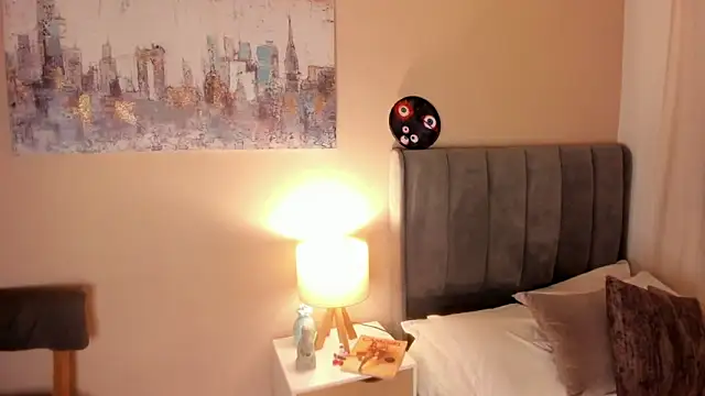 dakotaa   online show from December 4, 2025, 6:51 pm