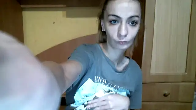 DennisXCaroll online show from December 20, 2025, 8:06 am