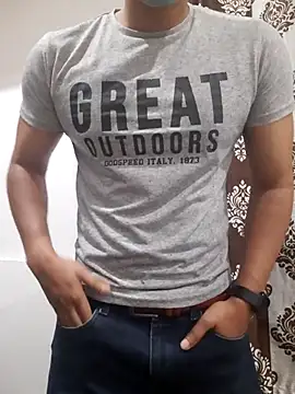 Snapshot of Guyinshortss chatting on October 5, 2025, 8:10 pm Guyinshortss online show from October 5, 2025, 8:10 pm