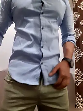 Snapshot of Guyinshortss chatting on September 24, 2025, 7:53 pm Guyinshortss online show from September 24, 2025, 7:53 pm