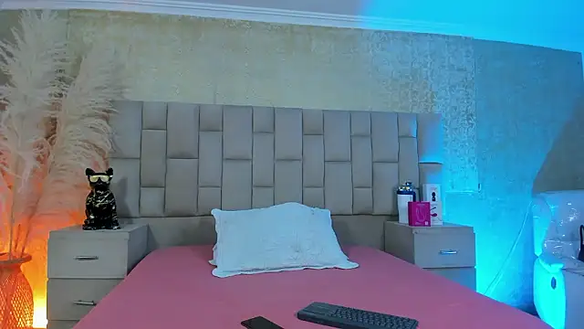 EmmaTorres  online show from January 16, 2026, 11:09 pm