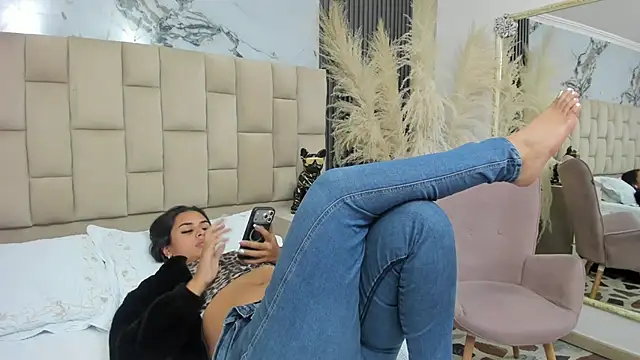 EmmaTorres  online show from February 11, 2026, 8:09 pm