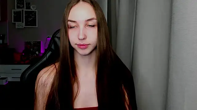 Snapshot of Sm0ly chatting on April 29, 2026, 2:49 am Sm0ly online show from April 29, 2026, 2:49 am