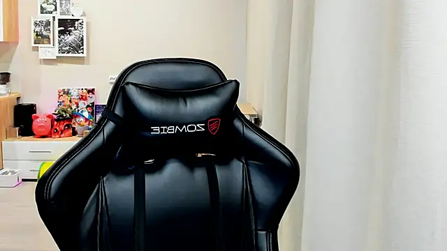 Sm0ly online show from October 31, 2025, 2:19 am