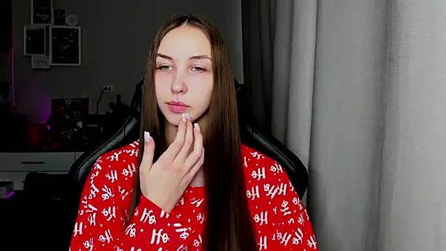 Sm0ly online show from February 11, 2026, 4:12 am