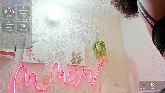 samanthaeliott22 online show from October 23, 2025, 1:48 am