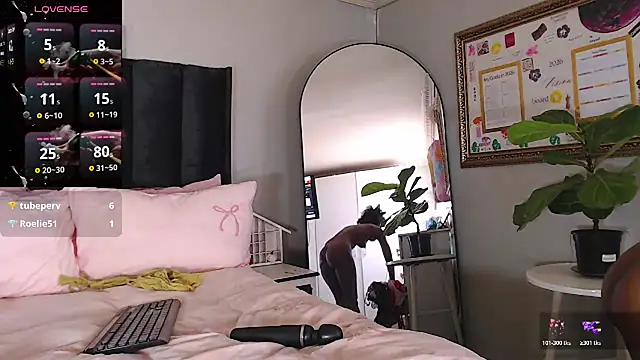 Snapshot of FRUITOFEDEN01 chatting on March 8, 2026, 1:36 pm FRUITOFEDEN01 online show from March 8, 2026, 1:36 pm