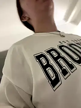 Snapshot of Cloew_Marz chatting on November 20, 2025, 10:20 pm Cloew Marz online show from November 20, 2025, 10:20 pm