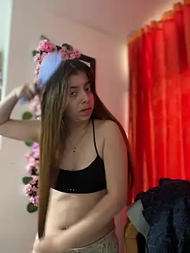 Snapshot of Cloew_Marz chatting on May 23, 2026, 7:13 pm Cloew Marz online show from May 23, 2026, 7:13 pm