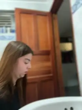 Snapshot of Cloew_Marz chatting on October 29, 2025, 9:47 pm Cloew Marz online show from October 29, 2025, 9:47 pm