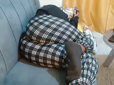 leslysexygirl online show from November 17, 2025, 7:07 pm