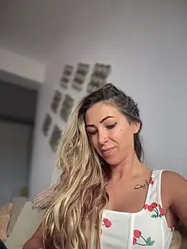 RaquelleDevon online show from April 21, 2026, 6:31 am