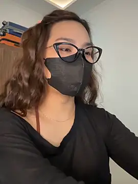 Lilisa miu online show from February 3, 2026, 6:33 am