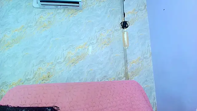 Mia candy 0 online show from December 16, 2025, 12:09 pm