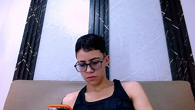 Cutie Shy  online show from November 28, 2025, 12:05 pm