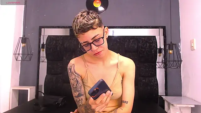 Snapshot of Cutie_Shy_ chatting on February 13, 2026, 4:51 pm Cutie Shy online show from February 13, 2026, 4:51 pm