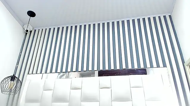 camila  herrera online show from November 19, 2025, 4:01 am