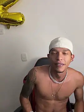 Snapshot of TommyGun_22 chatting on March 17, 2025, 12:53 am TommyGun 22 online show from March 17, 2025, 12:53 am