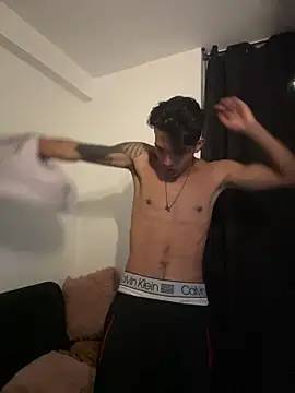 Snapshot of TommyGun_22 chatting on March 12, 2025, 3:24 am TommyGun 22 online show from March 12, 2025, 3:24 am