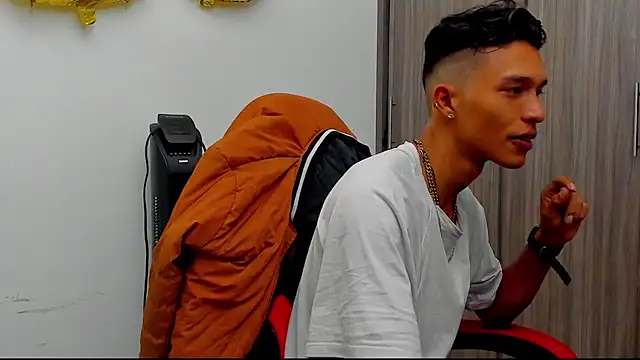 Snapshot of TommyGun_22 chatting on December 22, 2024, 12:39 am TommyGun 22 online show from December 22, 2024, 12:39 am