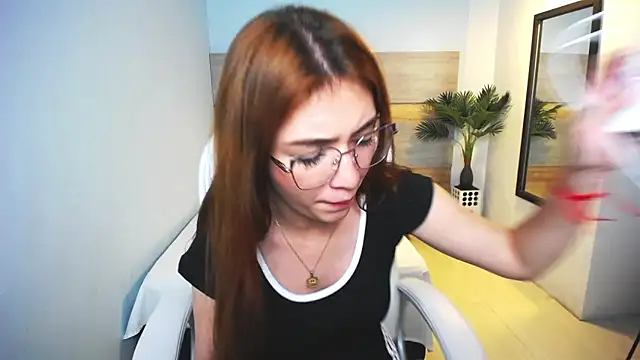 liseth fox online show from February 4, 2025, 1:23 am